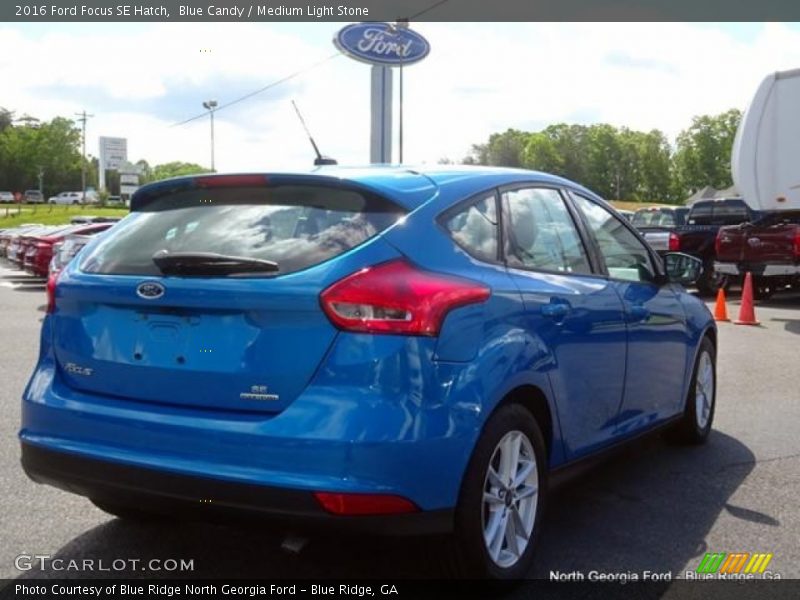 Blue Candy / Medium Light Stone 2016 Ford Focus SE Hatch