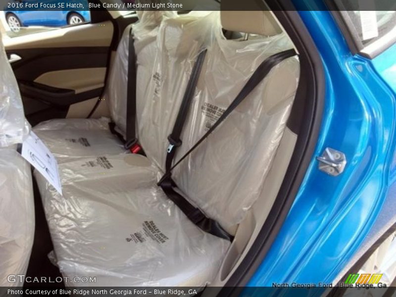 Blue Candy / Medium Light Stone 2016 Ford Focus SE Hatch