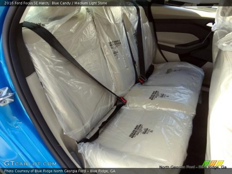Blue Candy / Medium Light Stone 2016 Ford Focus SE Hatch