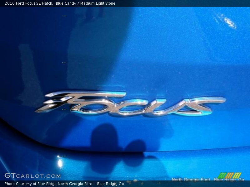Blue Candy / Medium Light Stone 2016 Ford Focus SE Hatch