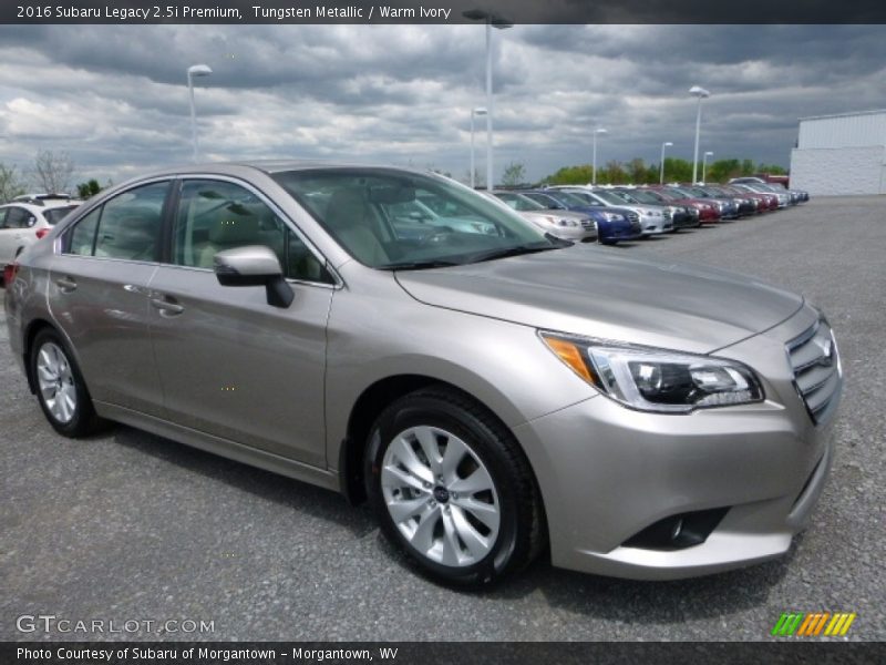 Front 3/4 View of 2016 Legacy 2.5i Premium