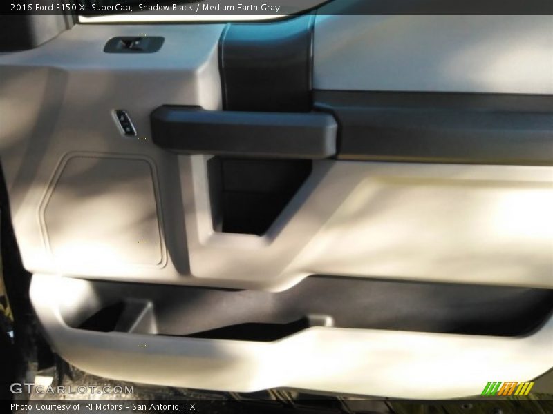 Shadow Black / Medium Earth Gray 2016 Ford F150 XL SuperCab