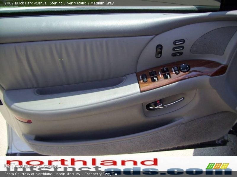 Sterling Silver Metallic / Medium Gray 2002 Buick Park Avenue