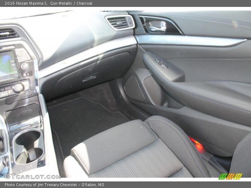 Gun Metallic / Charcoal 2016 Nissan Maxima S