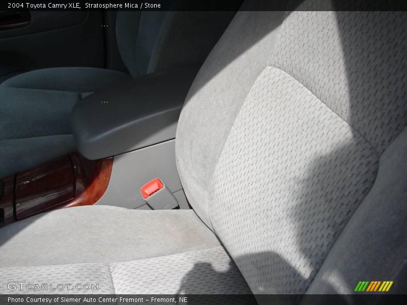 Stratosphere Mica / Stone 2004 Toyota Camry XLE