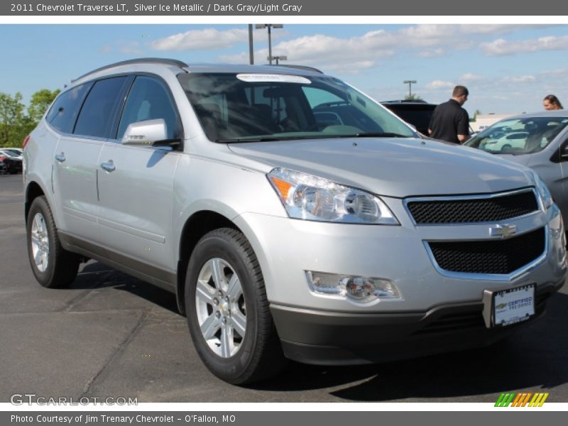 Silver Ice Metallic / Dark Gray/Light Gray 2011 Chevrolet Traverse LT