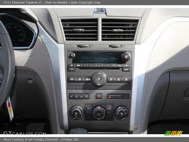 Silver Ice Metallic / Dark Gray/Light Gray 2011 Chevrolet Traverse LT