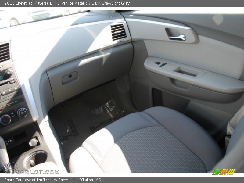 Silver Ice Metallic / Dark Gray/Light Gray 2011 Chevrolet Traverse LT