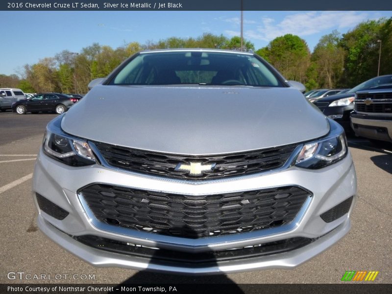 Silver Ice Metallic / Jet Black 2016 Chevrolet Cruze LT Sedan