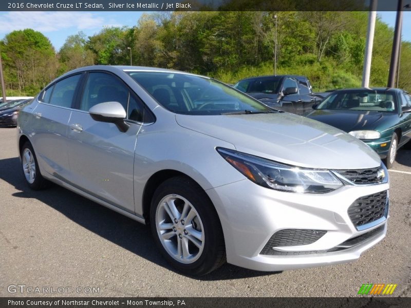 Silver Ice Metallic / Jet Black 2016 Chevrolet Cruze LT Sedan