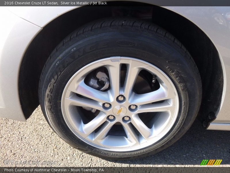 Silver Ice Metallic / Jet Black 2016 Chevrolet Cruze LT Sedan