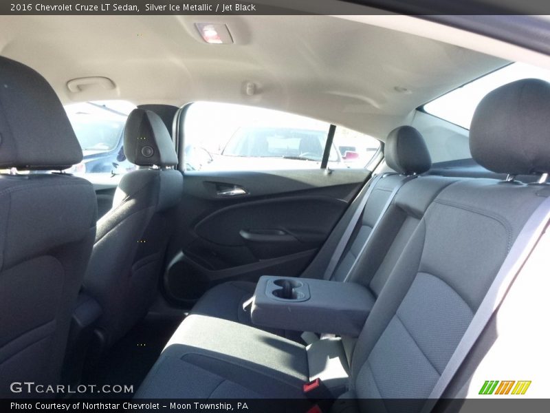 Silver Ice Metallic / Jet Black 2016 Chevrolet Cruze LT Sedan