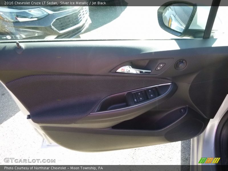 Silver Ice Metallic / Jet Black 2016 Chevrolet Cruze LT Sedan