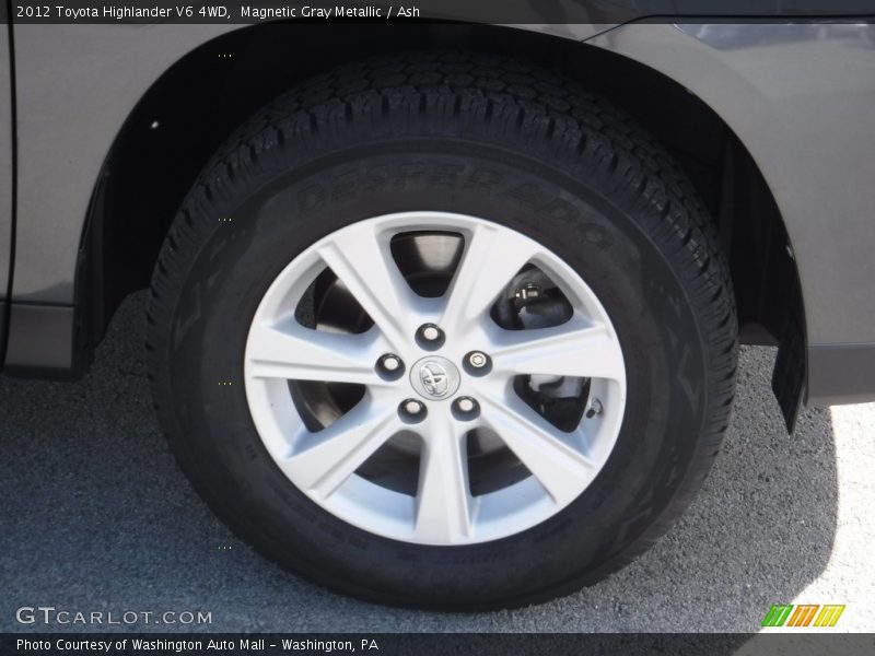 Magnetic Gray Metallic / Ash 2012 Toyota Highlander V6 4WD