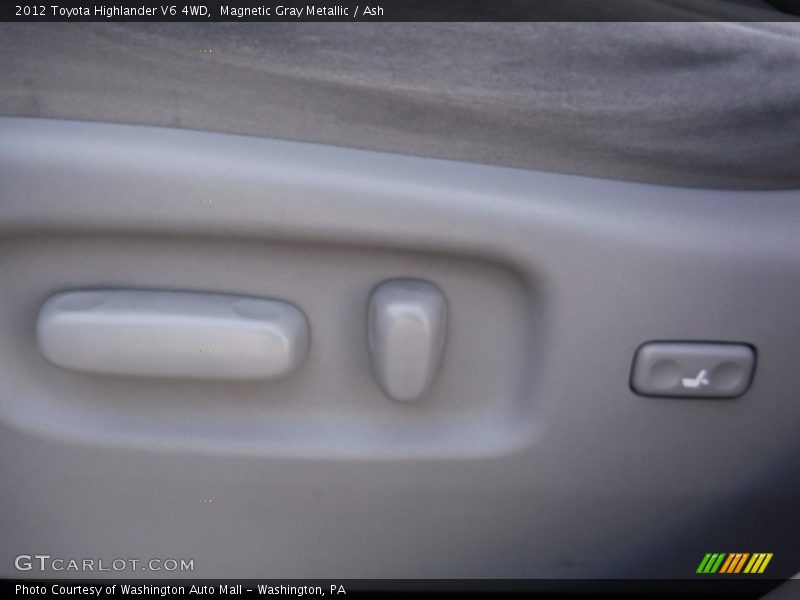 Magnetic Gray Metallic / Ash 2012 Toyota Highlander V6 4WD