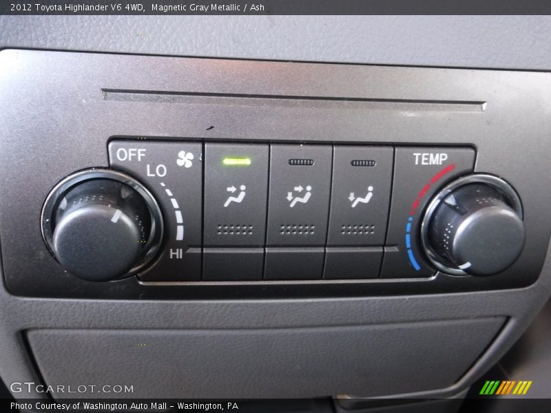 Magnetic Gray Metallic / Ash 2012 Toyota Highlander V6 4WD