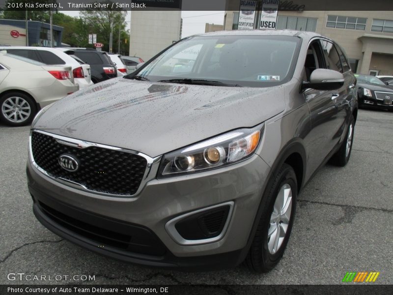 Titanium Silver / Satin Black 2016 Kia Sorento L
