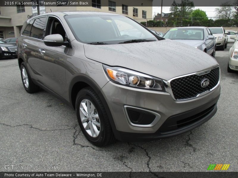 Titanium Silver / Satin Black 2016 Kia Sorento L