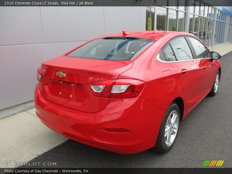 Red Hot / Jet Black 2016 Chevrolet Cruze LT Sedan