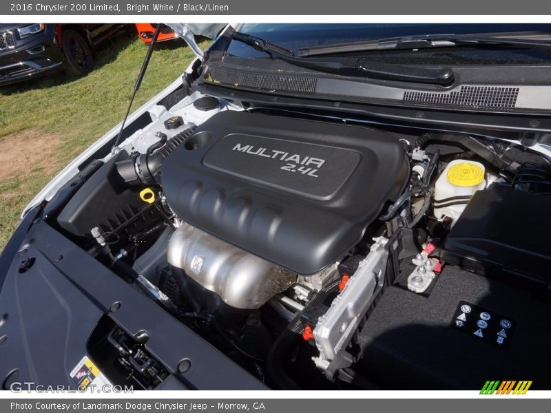 Bright White / Black/Linen 2016 Chrysler 200 Limited