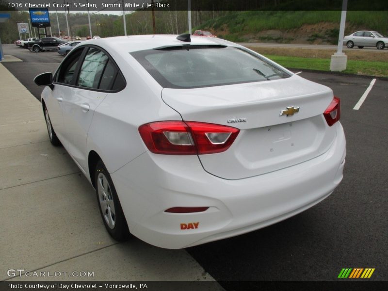 Summit White / Jet Black 2016 Chevrolet Cruze LS Sedan
