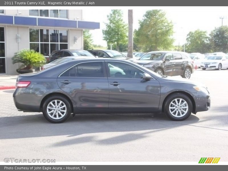 Magnetic Gray Metallic / Ash 2011 Toyota Camry XLE