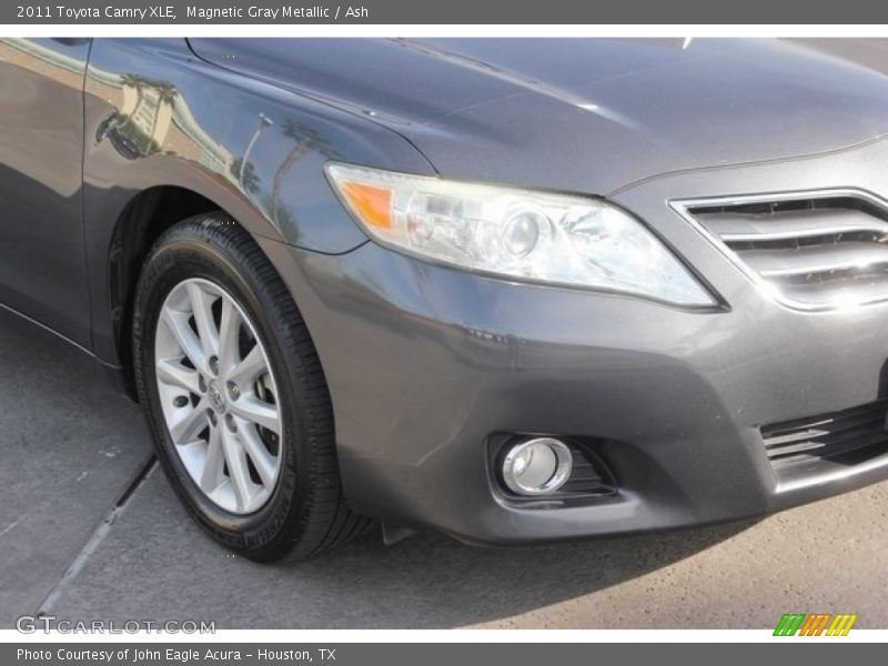 Magnetic Gray Metallic / Ash 2011 Toyota Camry XLE