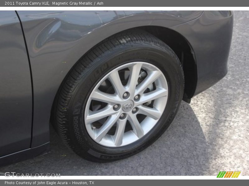 Magnetic Gray Metallic / Ash 2011 Toyota Camry XLE