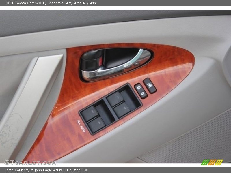 Magnetic Gray Metallic / Ash 2011 Toyota Camry XLE