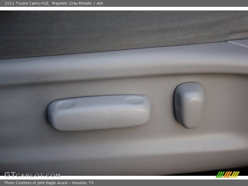 Magnetic Gray Metallic / Ash 2011 Toyota Camry XLE