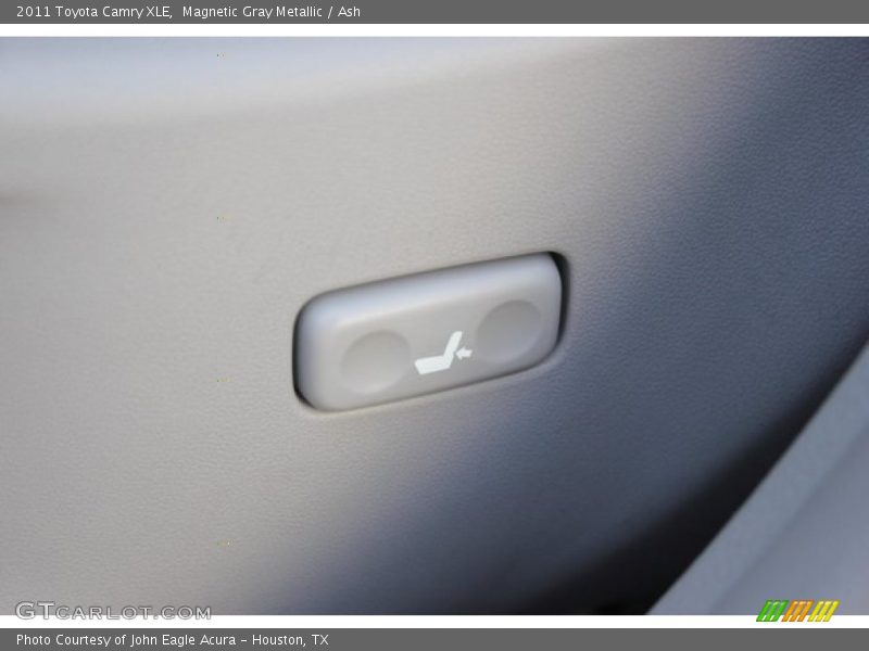 Magnetic Gray Metallic / Ash 2011 Toyota Camry XLE