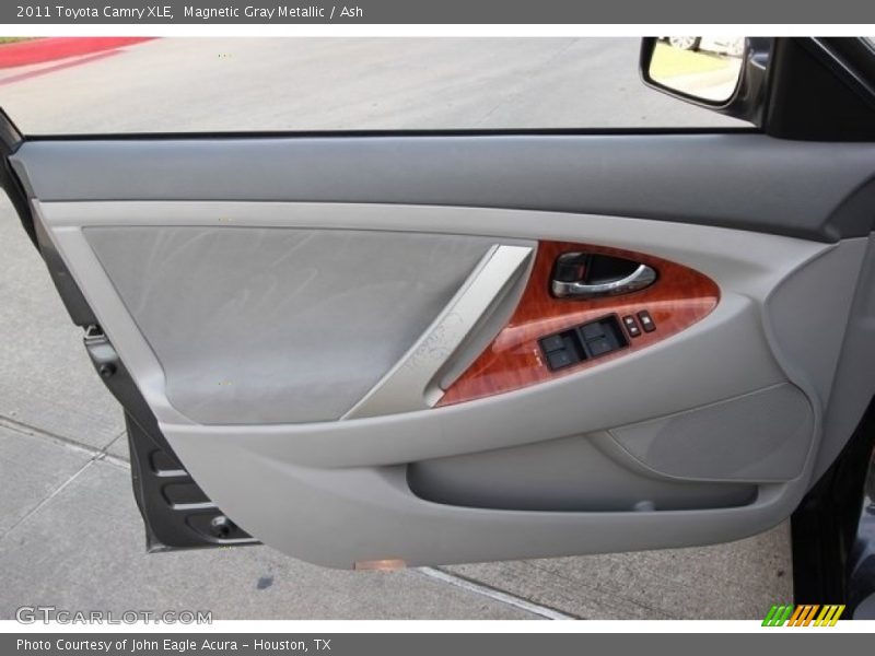Magnetic Gray Metallic / Ash 2011 Toyota Camry XLE