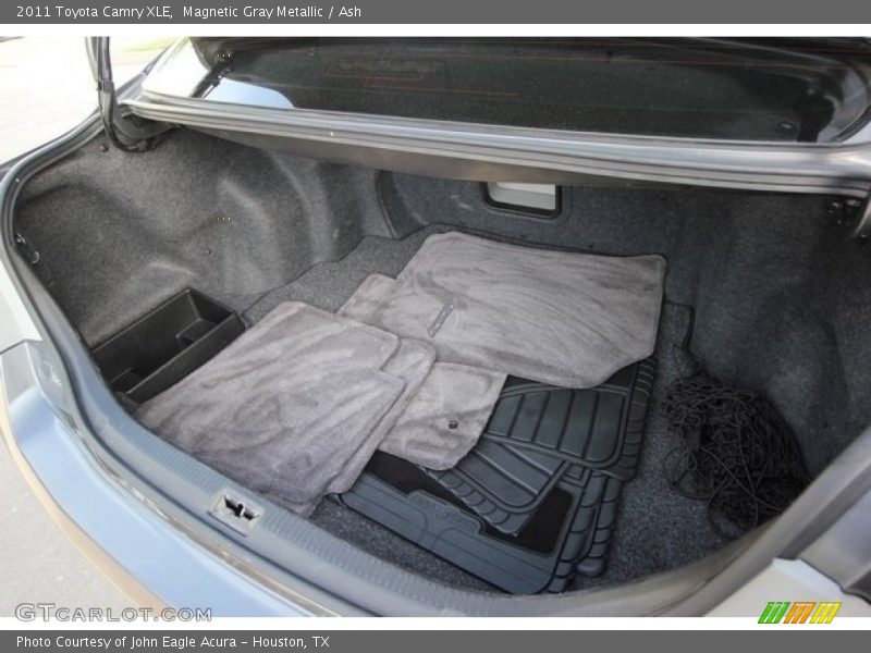 Magnetic Gray Metallic / Ash 2011 Toyota Camry XLE