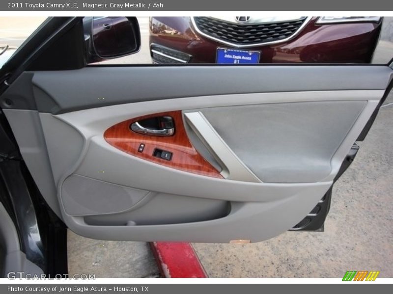 Magnetic Gray Metallic / Ash 2011 Toyota Camry XLE