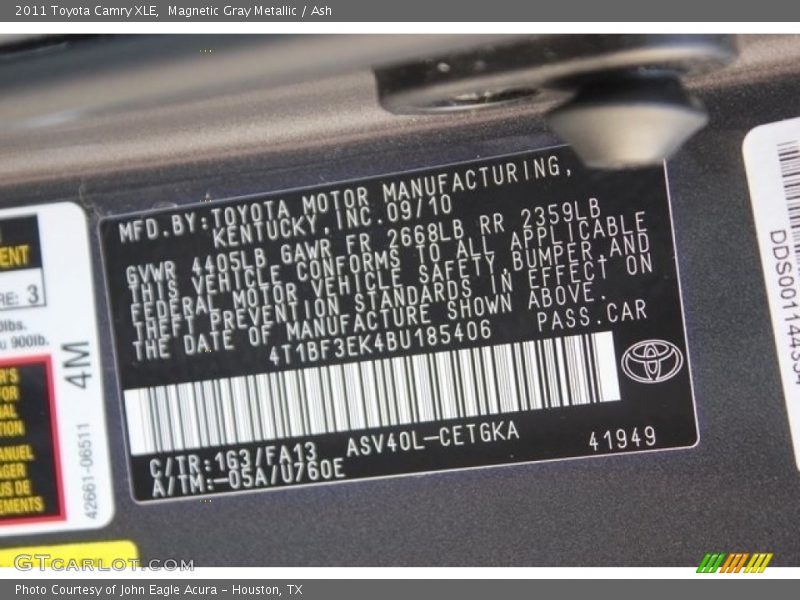 Magnetic Gray Metallic / Ash 2011 Toyota Camry XLE