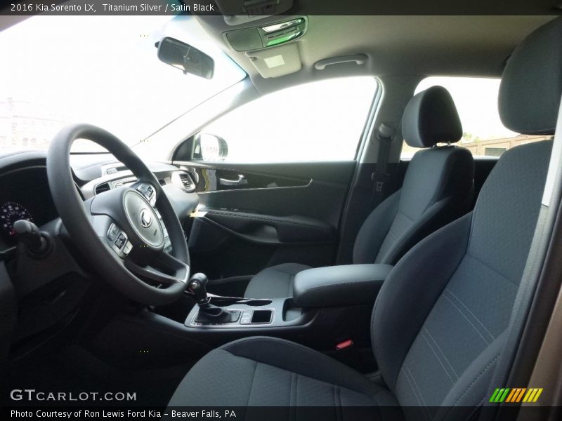 Titanium Silver / Satin Black 2016 Kia Sorento LX