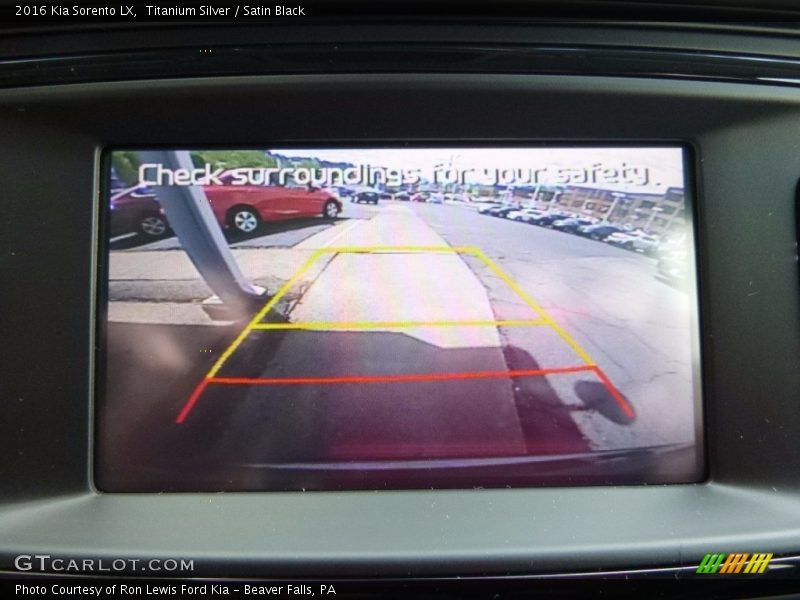 Titanium Silver / Satin Black 2016 Kia Sorento LX