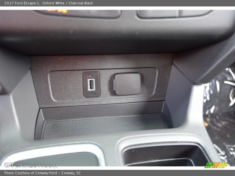 Oxford White / Charcoal Black 2017 Ford Escape S