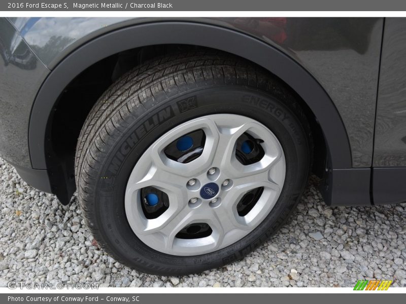 Magnetic Metallic / Charcoal Black 2016 Ford Escape S