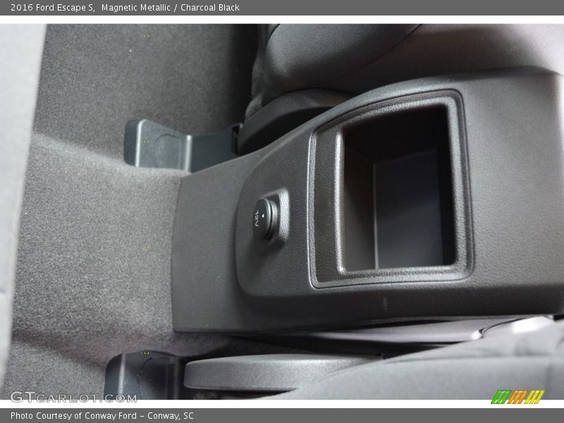 Magnetic Metallic / Charcoal Black 2016 Ford Escape S
