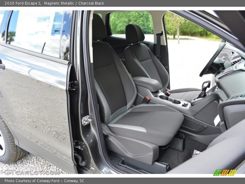 Magnetic Metallic / Charcoal Black 2016 Ford Escape S