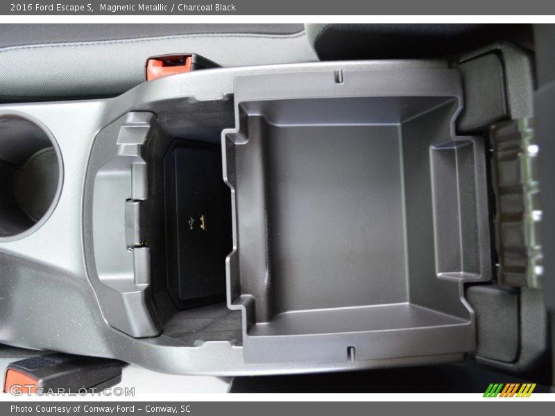 Magnetic Metallic / Charcoal Black 2016 Ford Escape S