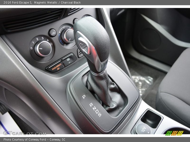 Magnetic Metallic / Charcoal Black 2016 Ford Escape S
