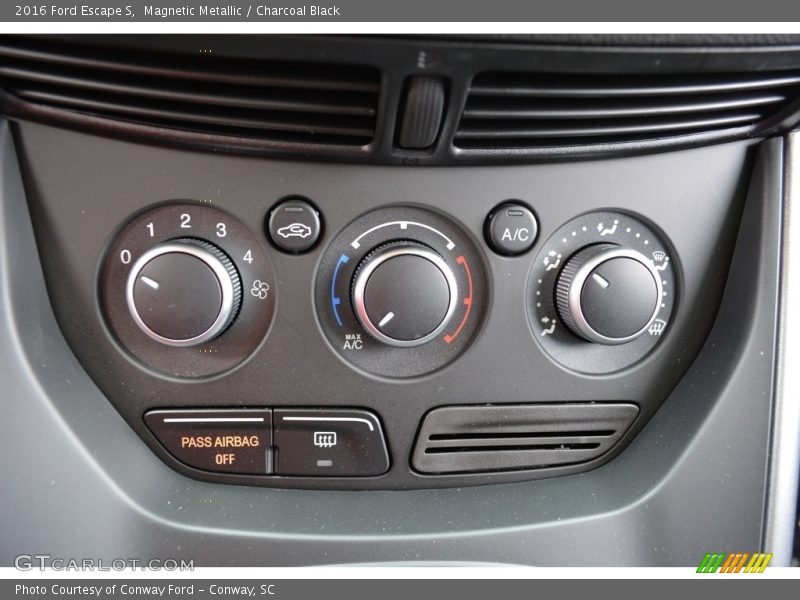 Magnetic Metallic / Charcoal Black 2016 Ford Escape S