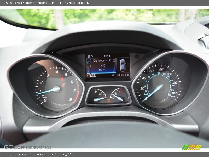 Magnetic Metallic / Charcoal Black 2016 Ford Escape S