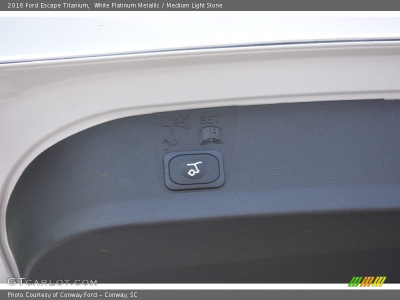 White Platinum Metallic / Medium Light Stone 2016 Ford Escape Titanium
