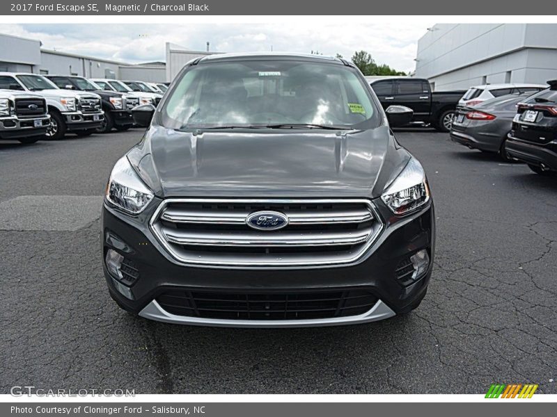 Magnetic / Charcoal Black 2017 Ford Escape SE