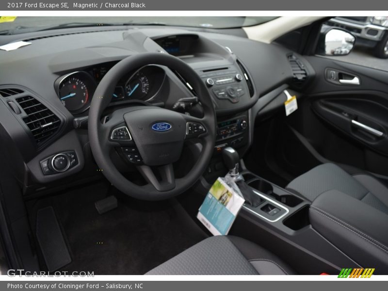 Magnetic / Charcoal Black 2017 Ford Escape SE