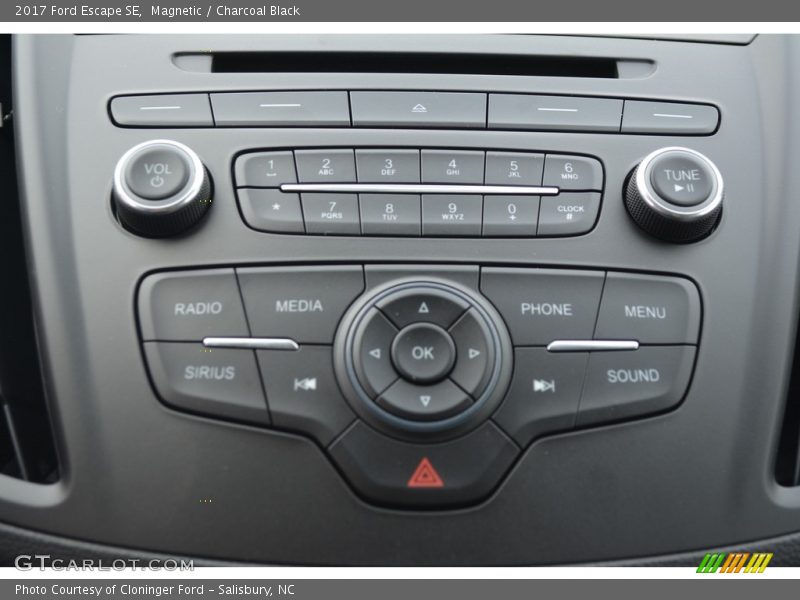 Magnetic / Charcoal Black 2017 Ford Escape SE