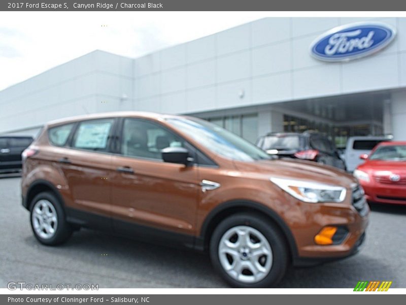 Canyon Ridge / Charcoal Black 2017 Ford Escape S